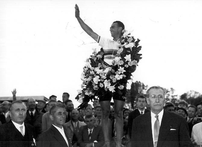 Cyclingnewsfeed's tweet image. Gallery: Men's World Championship road races through the years bit.ly/1Vc2KnK