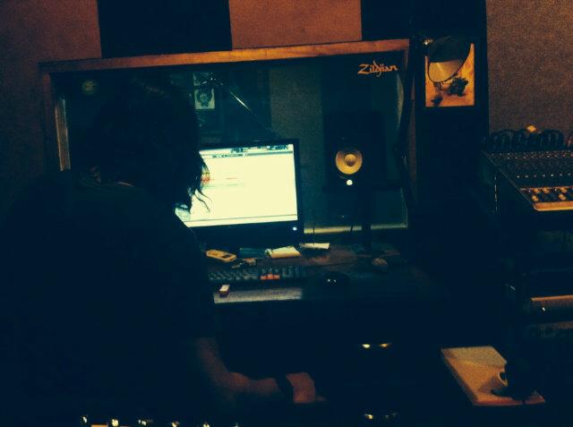 Bissmillah semoga proses take guitar untuk first album kami hari ini lancar, Selamat sore !