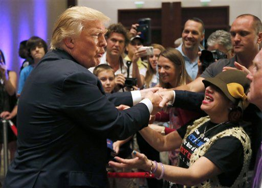 simonewstop's tweet image. Dominant in polls, Donald Trump still sniping at rivals -- bbcnewsday.ga/2015/09/domina…