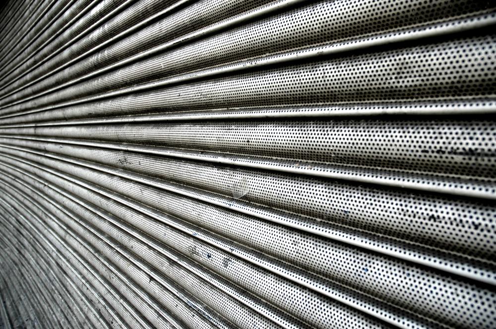 elEconomistaes's tweet image. 100.000 comercios han abierto sin licencia municipal con las nuevas leyes liberalizadoras bit.ly/1FhhnEt