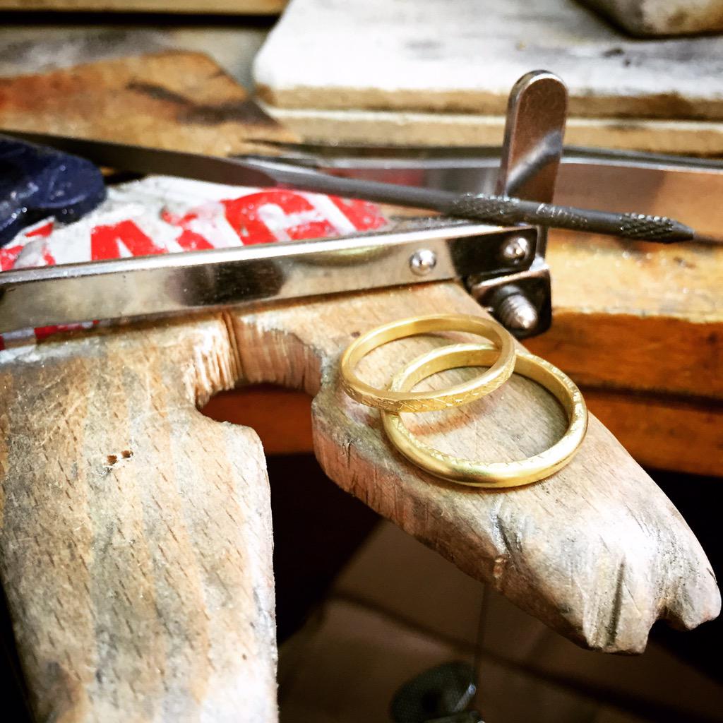 New pair of wedding bands for client. @Cockpit_Arts <a href="/TheSTHome/">Sunday Times Home</a> <a href="/handmadebritain/">Handmade in Britain</a> #gold #jewellery #wedding