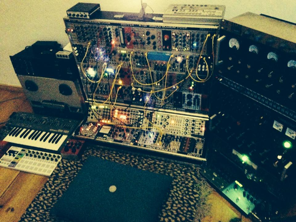 PressureGlasgow's tweet photo. .@Blawan new home studio 😍 Catch him tomorrow @SWG3glasgow! Tix=> http://t.co/qPQrZ4ZT5W http://t.co/068syZVHGm