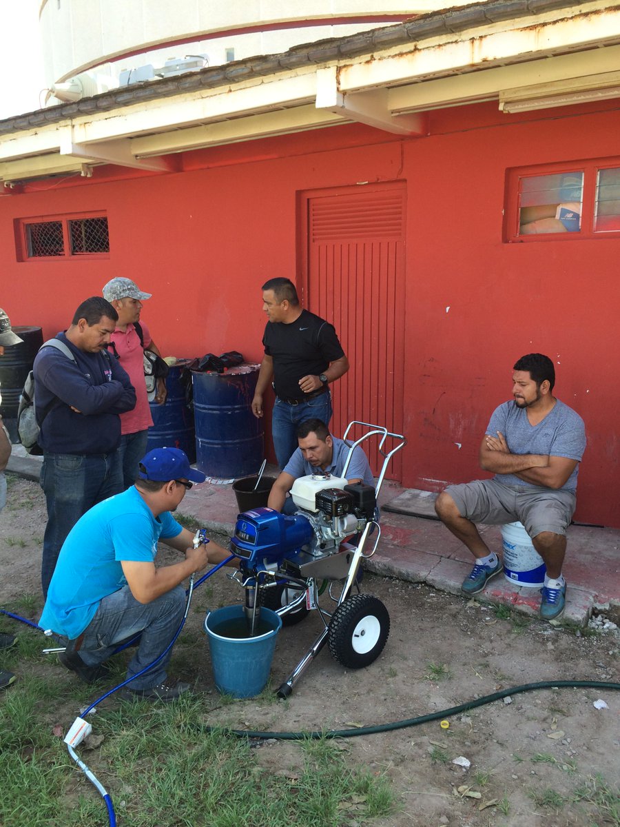 EquiposChakong's tweet photo. Capacitación Graco GMAX II 7900 @GracoPaintSpray http://t.co/OJtka2PXSH