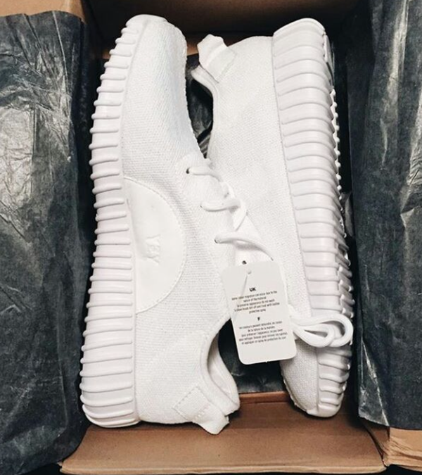 94% Off Yeezy boost 350 v2 Bred canada Size 10.5