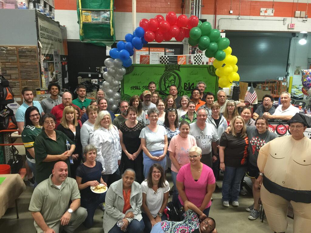 sampackard2's tweet photo. This is the reason the ROCK is successful. Thank you all for being part of the family of the Rock😊 http://t.co/x2repiLllA