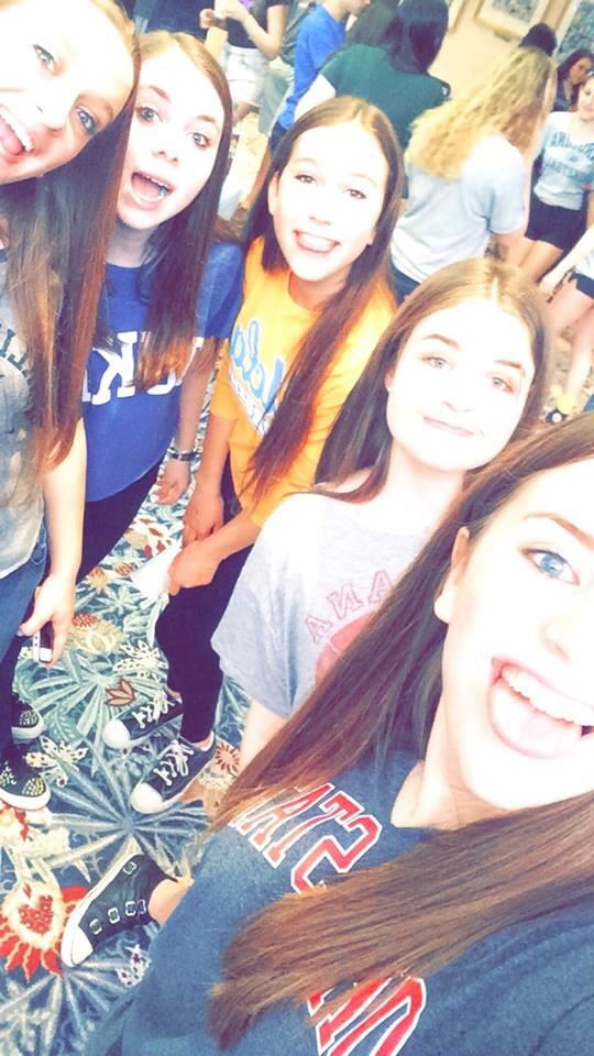 laurentancer's tweet photo. happy birthday Molly!! Love you so much and I hope you have a great day!! 🎈🎂❤️ http://t.co/SlRMLRyyyf