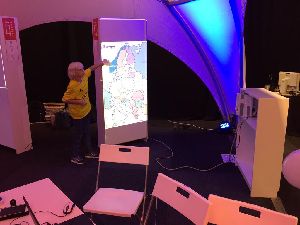fredhigh's tweet image. Del 2 programmera en Billyhylla m Scratch o MakeyMakey #Bokmässan2015 #KungsbackaDelar @Fredrik2004