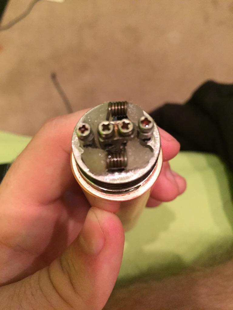 J_TheoryVapes's tweet image. #buildcheck #handcheck  22gauge kanthal 5 wrap .09 on a mutation v4 #vapefam #vape #vapelife #ohmies