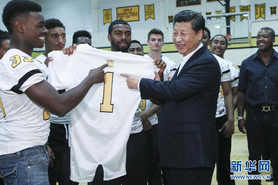 中国の習近平国家主席は22日、米ワシントン州最大の都市シアトルに到着し、公式訪米を開始した。（画像ｂｙ新華社通信）