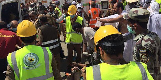 Le bilan de la bousculade à La Mecque s'alourdit à 453 morts lemde.fr/1Jrqptp