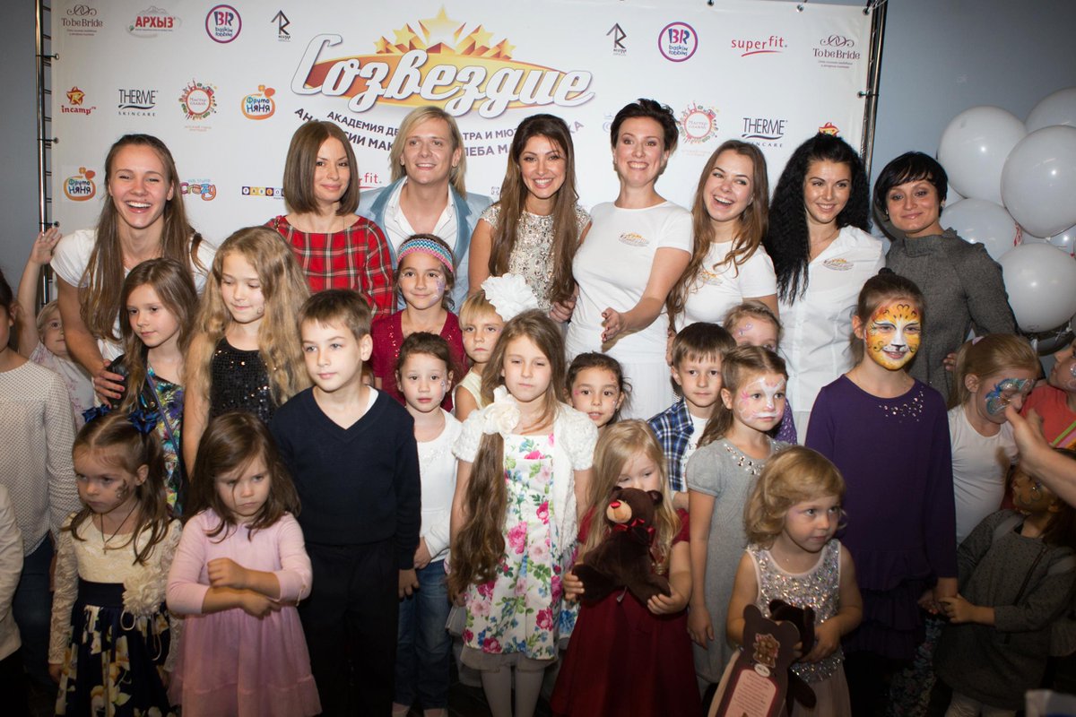 progressfood's tweet image. ФрутоНяня угощала всех на открытии Академии мюзикла Анастасии Макеевой «Созвездие».