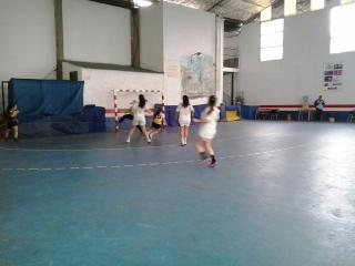 PT Partido al palo entre <a href="/RojasHandball/">A. C. Rojas Handball</a> y <a href="/lanuevacr/">Nueva Generacion CR</a> no se dan ventaja las chicas. Por ahora Rojas arriba 7-6