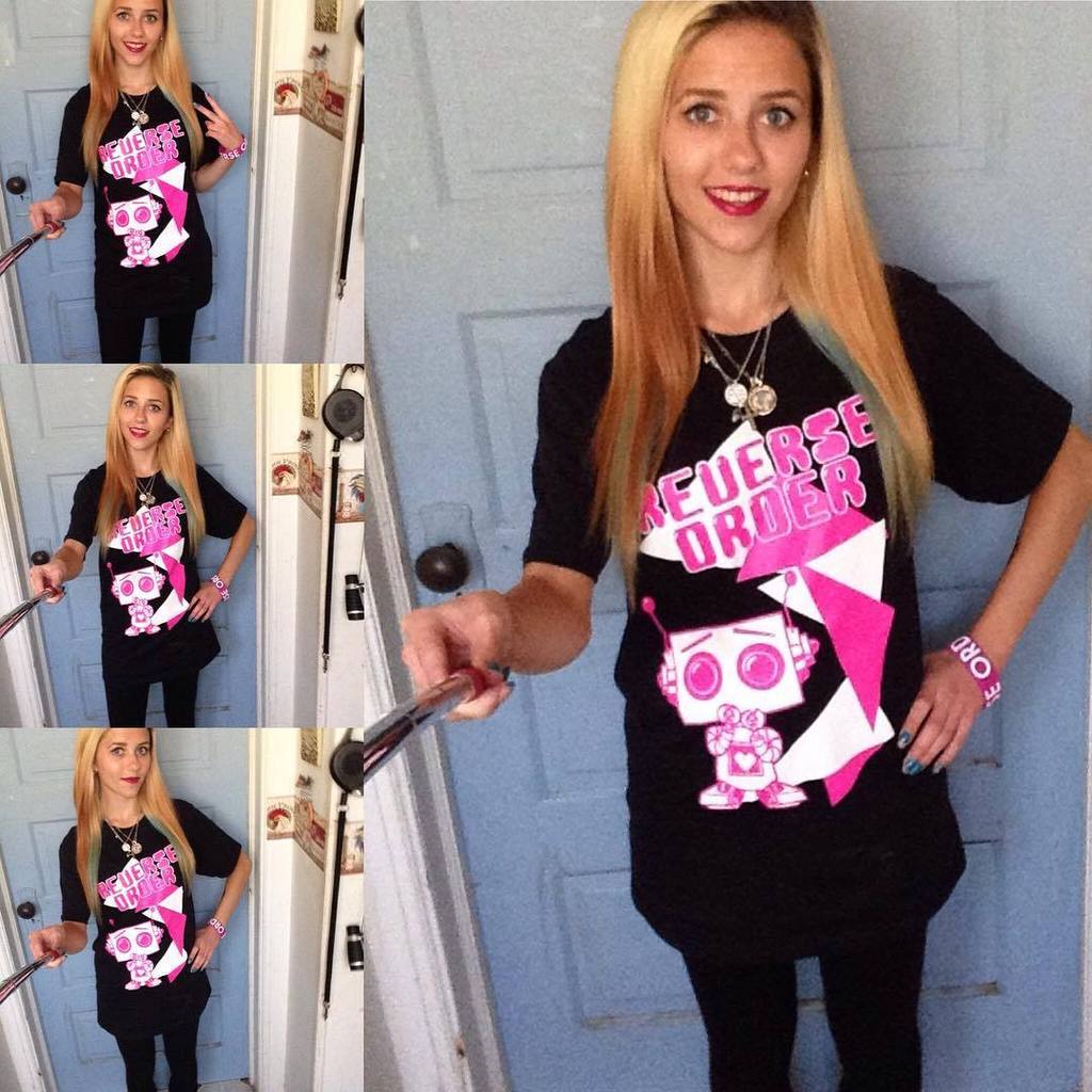 Otherbots's tweet image. Happy National #wearyourreverseordershirtday #reverseorder #awesomeband #pink #white #black #robot #ReverseOrder201…