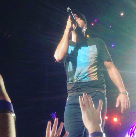 NewCountry_1031's tweet photo. #ThrowbackThursday if you #WIRKitLuke at @LukeBryanOnline concert, look for your pics! #TBT http://t.co/k9n1vDytrt http://t.co/Odp2icnvTx