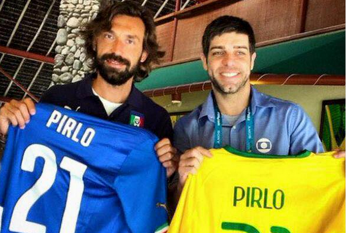 VineFootFrance's tweet photo. Pirlo: "J'ai appris à tirer mes coups francs quand j'étais à Milan, en regardant Juninho à la télé avec l'OL" http://t.co/asBqii5H50