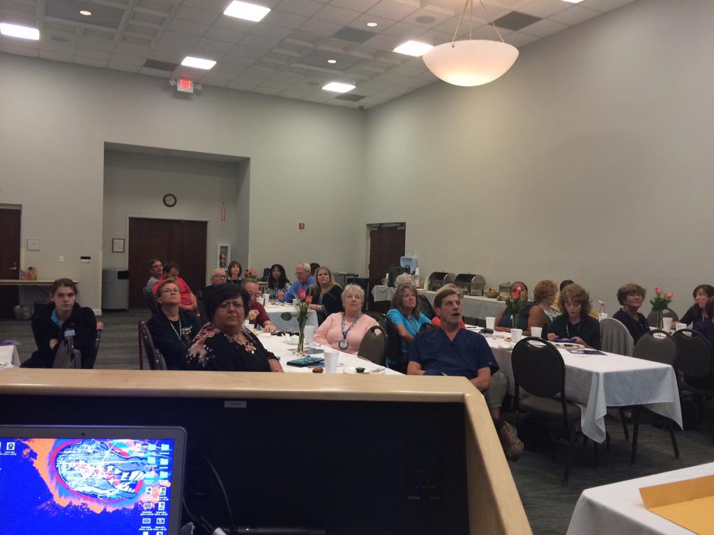 plpexcel's tweet photo. Teaching @MsvlLknExchange how to use social media today! #exchangestrong #plpexcel http://t.co/1SZGH8Gf0P