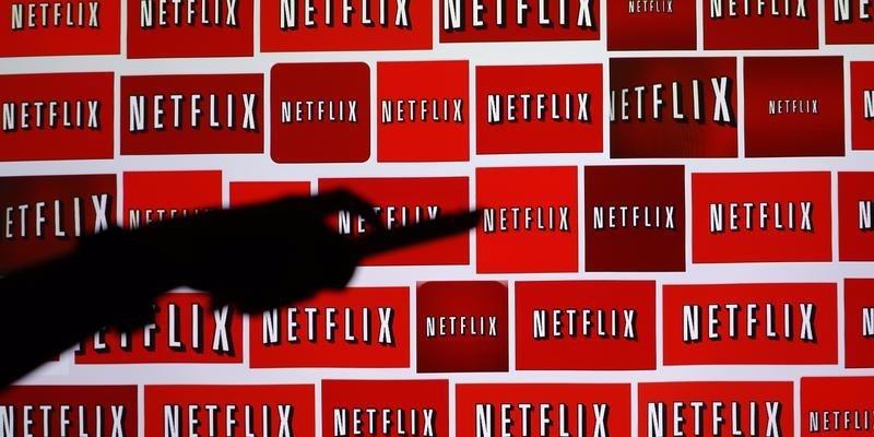 insidertechbiz's tweet photo. You can watch Netflix on virtual reality starting today — and it’s incredible http://t.co/t2Ylofckae http://t.co/t8MBClHCve