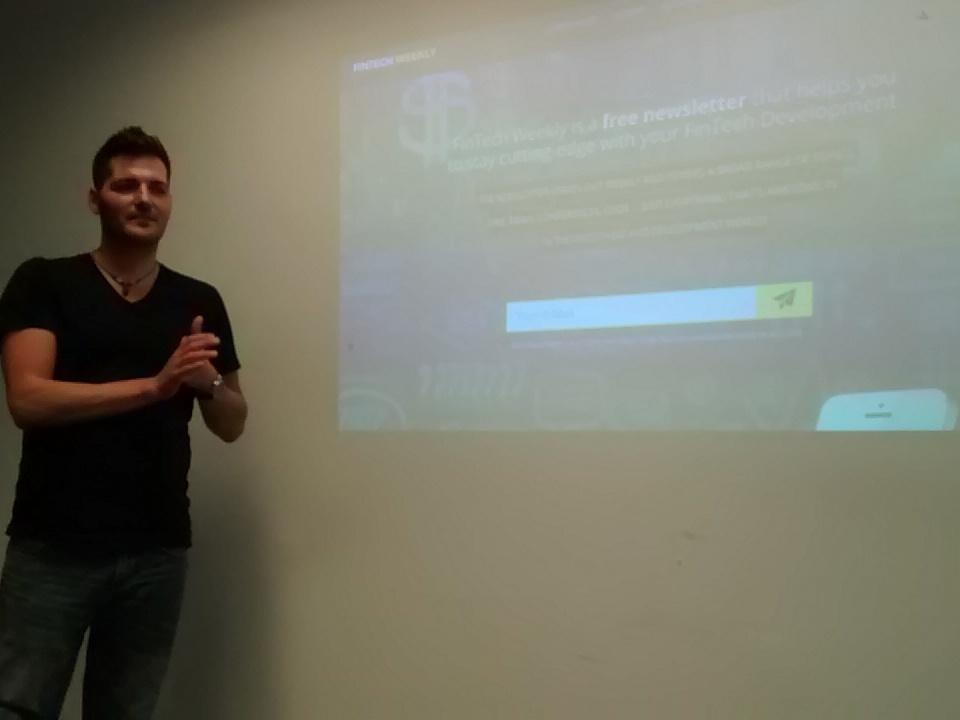 FinTech Meetup in Köln, <a href="/koos/">Jan Kus 💚</a> über nachhaltige Produkte für Banken