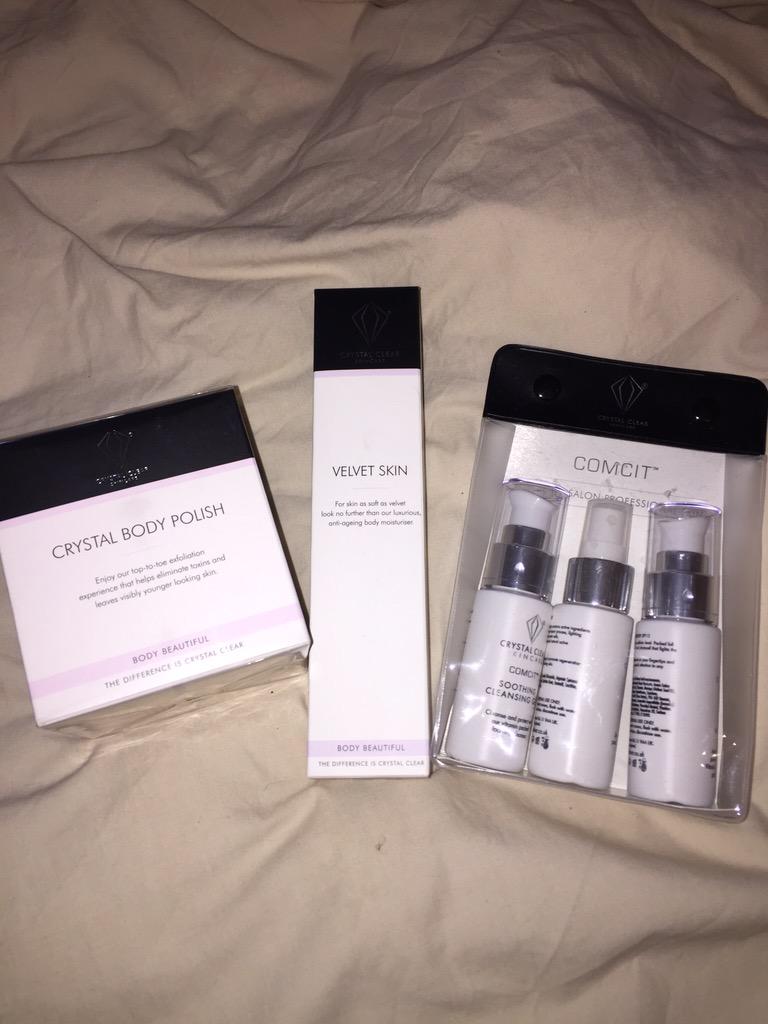 Loving these new goodies thanks <a href="/lesleywilks/">LesleyWilks</a> <a href="/crystalclearskn/">Crystal Clear Skincare</a> everything I've tried is so divine my skin is glowing