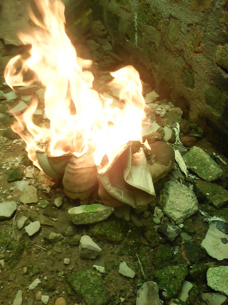 huleta2000's tweet photo. For my brothers in arms http://t.co/s91sfEWlbC