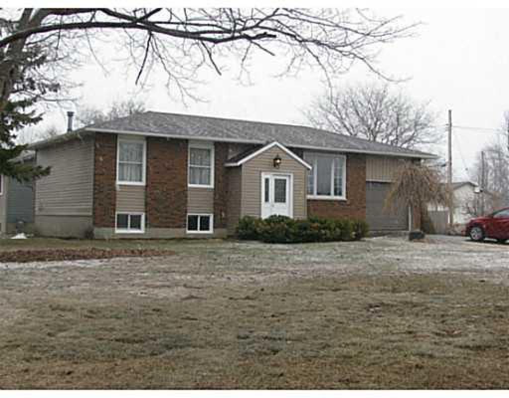 Check out our #listing in #SmithsFalls #ON tour.circlepix.com/home/GXC5KA #realestate #realtor