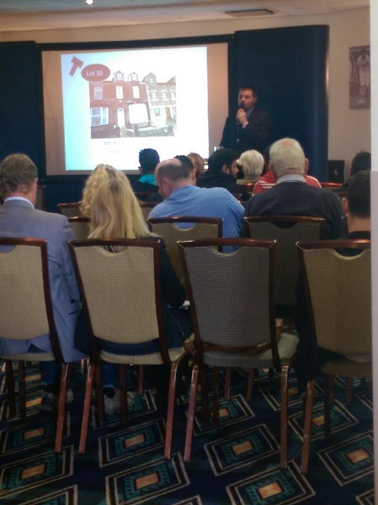 MillerMetcalfe's tweet photo. Lots of speedy sales at the #MMAuction! #property #auction http://t.co/moYF6rZx4X