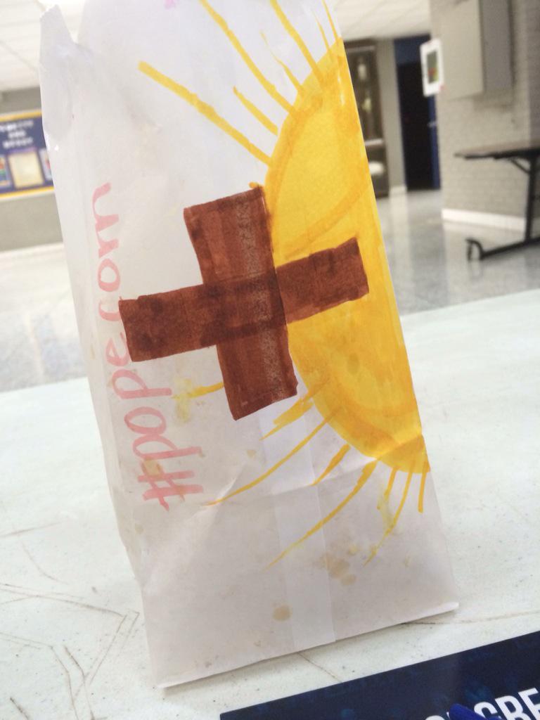 laurentashjian's tweet photo. #popecorn http://t.co/MtLWE4o3D1