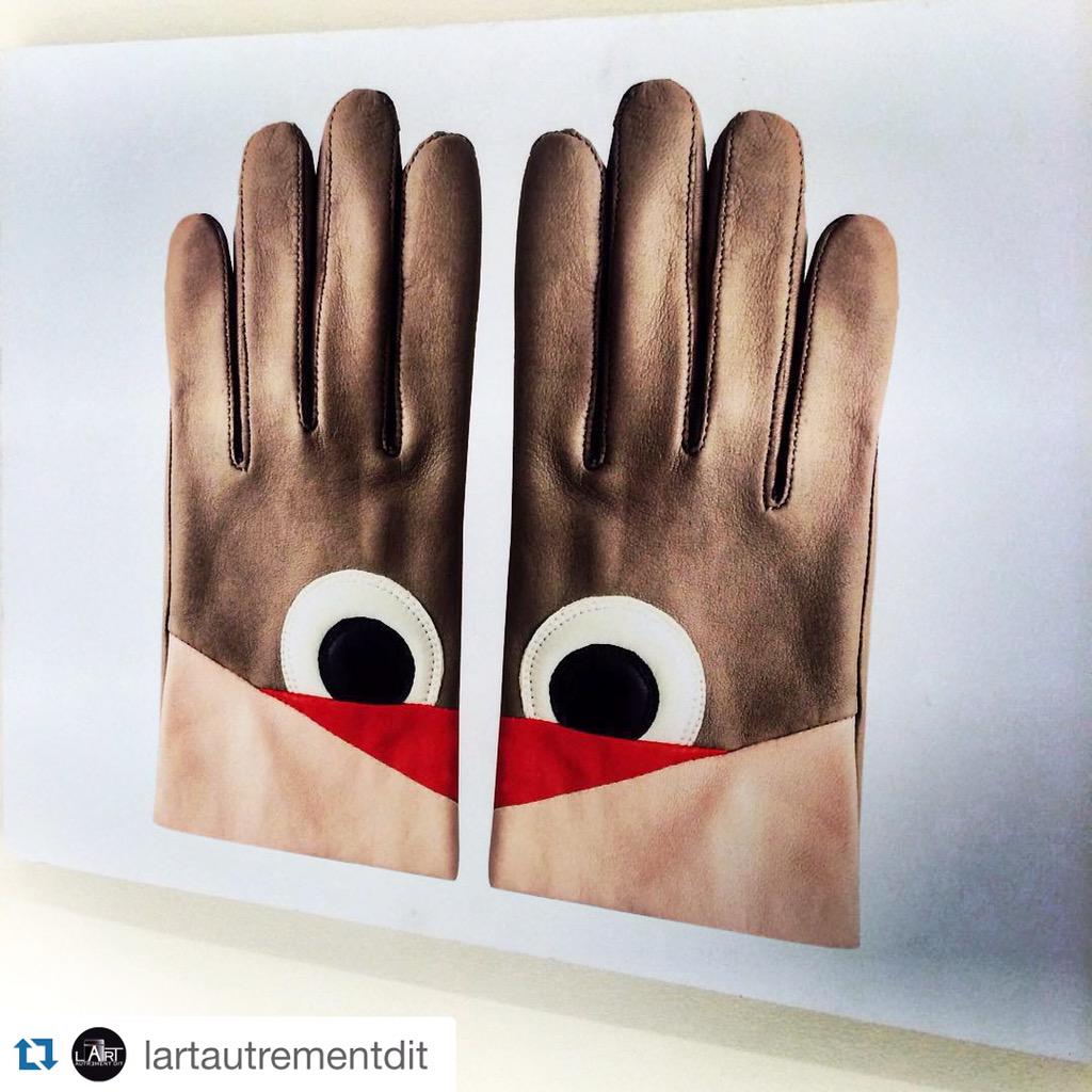 aad_Off's tweet photo. Expo @maisonfabre au @DS_fr World Paris: le raffinement jusqu’au bout des doigts #IMWatchingYou @MadeinFranceFR 👀🇫🇷 http://t.co/6osmhISPYo