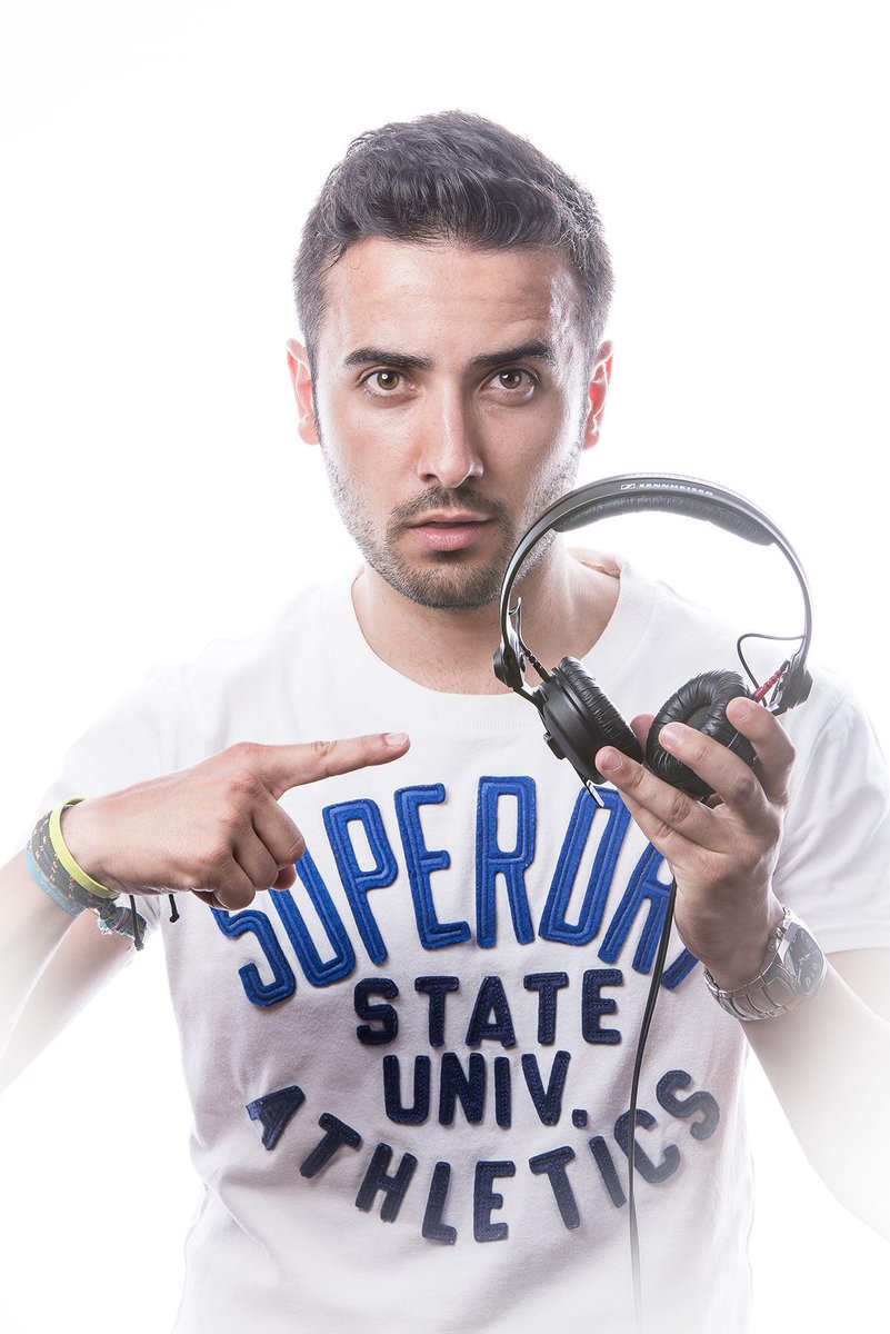 #EscuchandoMaxima 🔊😎👍🏻

⬅️ <a href="/Arturograo1/">Arturo Grao 💚🎙</a> 👏😊

➡️ <a href="/DavidAlvarezFM/">David Álvarez</a> 🎤

👀 maxima.fm