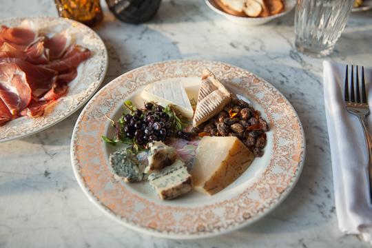Zagat's tweet photo. Cozy and sleek. First Look: Seattle's new Ernest Loves Agnes http://t.co/hxV4rS7sgr http://t.co/XBjVRa8Wrj