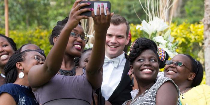 Kenyans's tweet photo. VIDEO: See How You Can Use A Spoon To Take Selfies http://t.co/F1u4DLx5Ev #SelfieSpoon #WhyWaitToRealize http://t.co/VjLMFFhrDq