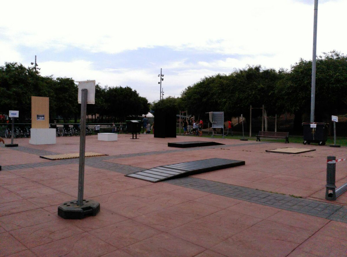 anizabal70's tweet photo. Encuentro de la  Semana de Movilidad 2015 en El Parque Juan Pablo II
@83Puli @JuanCarlosHSosa @AyuntamientoLPA http://t.co/FlWr8R9cXR