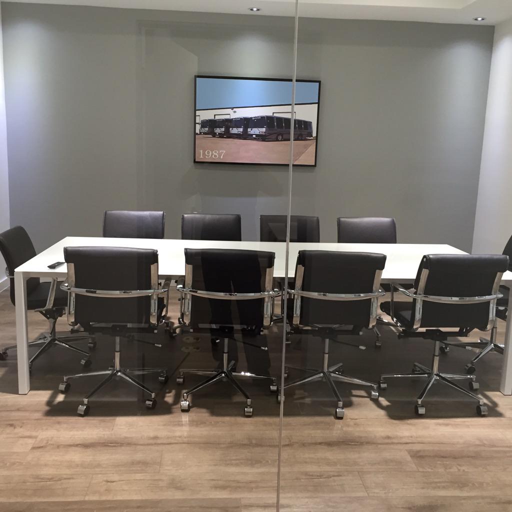 LimoSams's tweet photo. We are so happy, Finally got our conference table.  😀 http://t.co/neHg2viZux