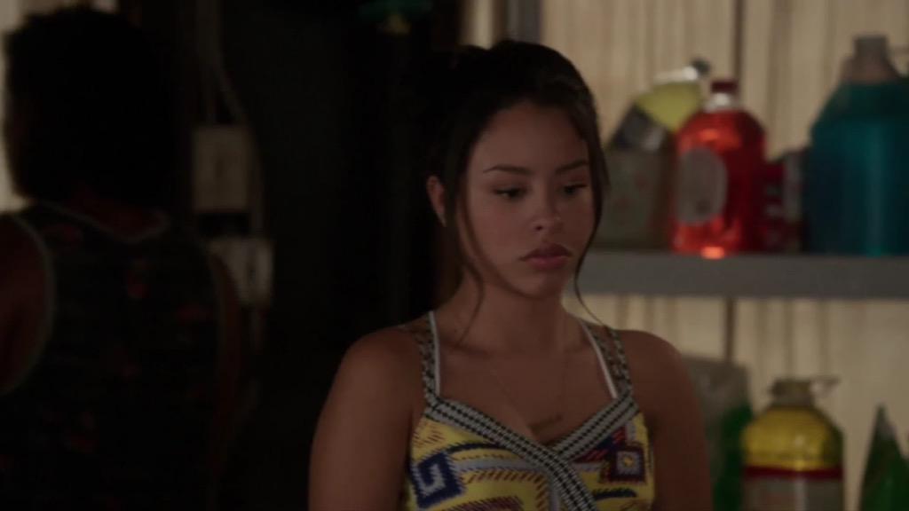 abcfamsquad's tweet photo. Matt DOES NOT wanna be around Mariana. At. All. @cierraramirez @TheFostersABCF http://t.co/s5d4sFk8Vp