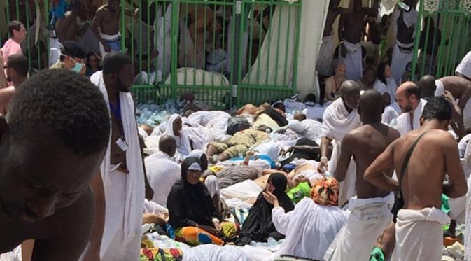 Паломничество в мекку хадж. Хадж за умершего человека. Хадж за умершего человека. Хадж за умершего человека. Мекка 2022.