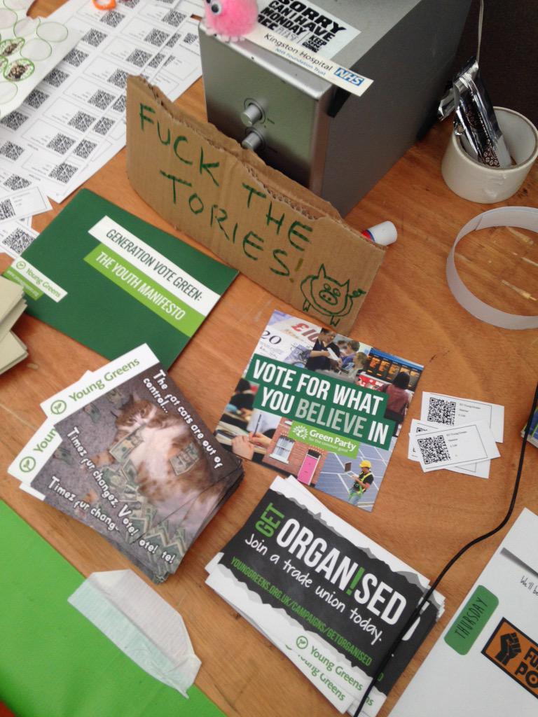 KUyounggreens's tweet photo. #piggate 😛 #KUYG #freshers http://t.co/u1yiY6skNq