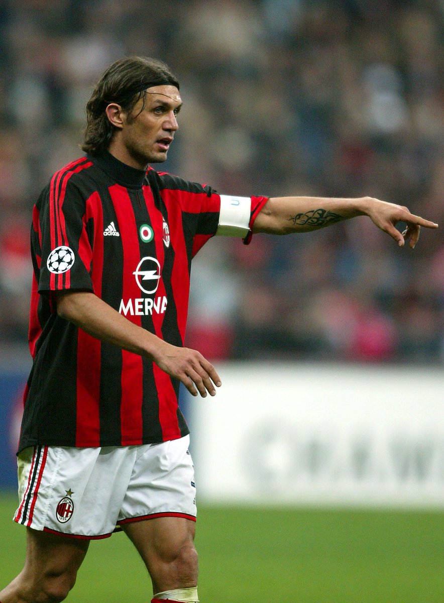 ChampionsLeague's tweet photo. Celebrating the players with the most UEFA club appearances! http://t.co/J2sHqFrx9Z http://t.co/8EAtXukPCd