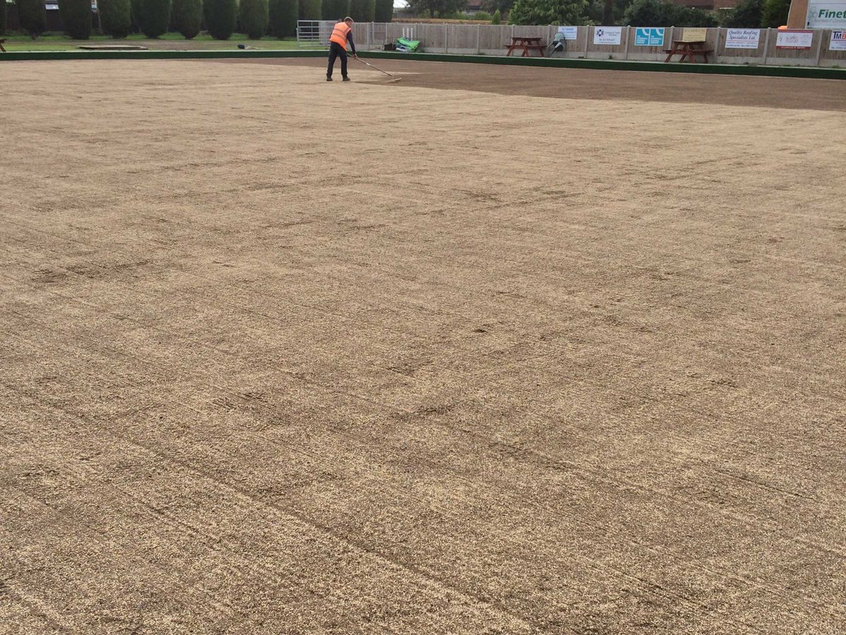 Fineturf's tweet photo. End of season renovation at #Kingscroft bowls club. Project photos now on our website. http://t.co/dAjwkcnZWH http://t.co/es3t7RIaz7