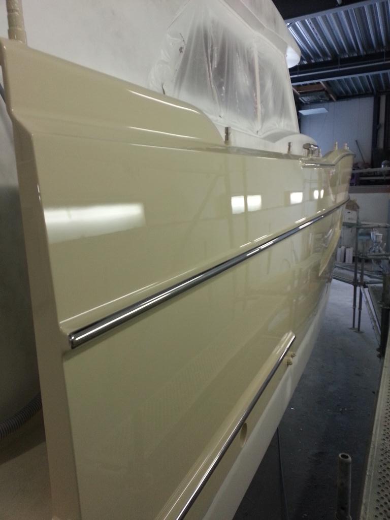 jachtpainting's tweet photo. Romp van de Elegance 1200 in de topcoat Moon Dust.#alexseal. @DeBoarnstream.@AlexsealPaint  @jachtpainting http://t.co/DpVpDKu4Bk