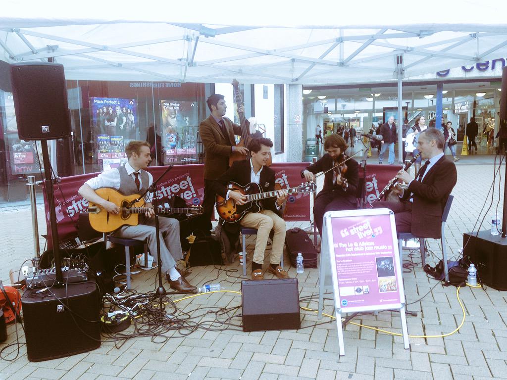 CroydonWorkspce's tweet photo. Fantastic live set outside the whitgift Centre .Quality performance. @TheAirballoon1 @TheOvalTavern @AmbitionFest http://t.co/sJ9bnqMtlz