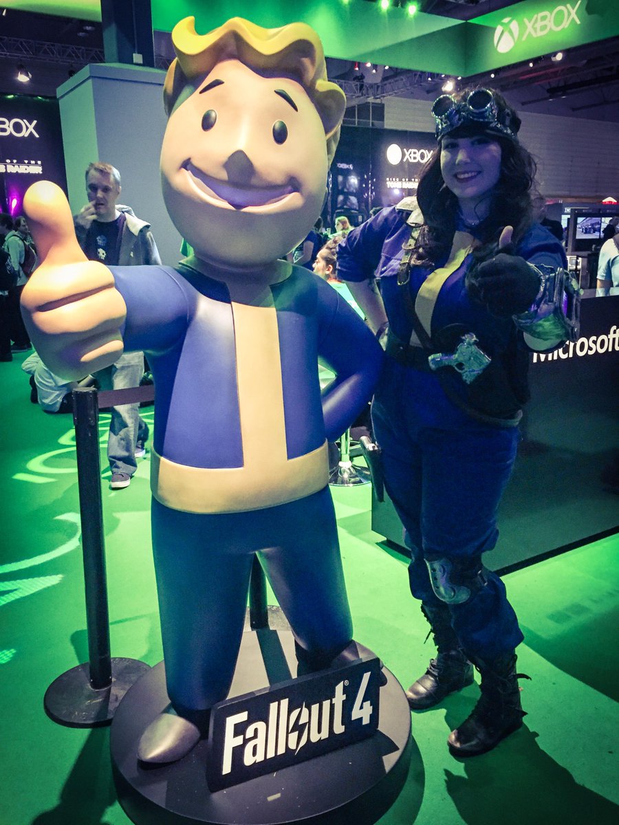 We met a very stylish vault dweller at <a href="/EGX/">EGX</a> @kattstrike - 50s style meets vault practical! <a href="/xboxuk/">Xbox UK</a> #XBOXEGX