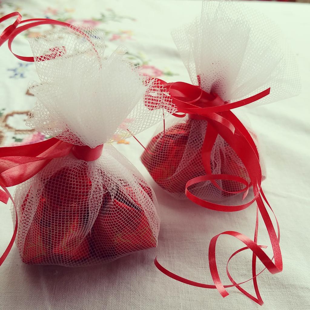 Wat lief! Bedankbonbonnetjes voor ons van een high tea-groep die hun verjaardagsfeestje hier vierden vanmiddag :)
