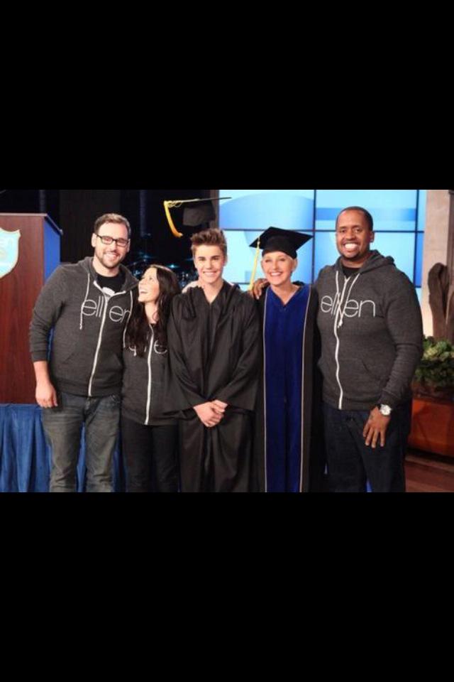 BuseKarahan15's tweet photo. #EMABiggestFansJustinBieber #nov13  @justinbieber http://t.co/a8nkHtux66