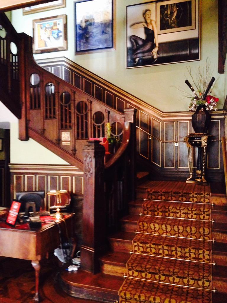 #grandstaircase #mustloveart #lacolombedor #restaurantcinq #thursday #HoustonIsGreat #goodeatsHouston