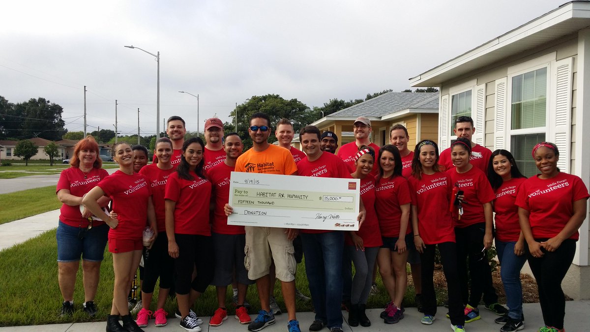 HabitatOrlOsc's tweet image. Thanks @WellsFargo for including us in your #DaysofService! #SmallIsHuge orlandosentinel.com/elsentinel/com…