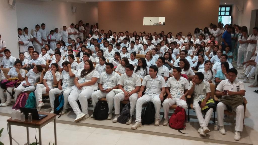 facodouac's tweet photo. Seminario Interdisciplinario, Dr.Carlos Macouzet, Anestésicos en Odntología @UACamRector @InfoUacam http://t.co/G2xibZAH0a