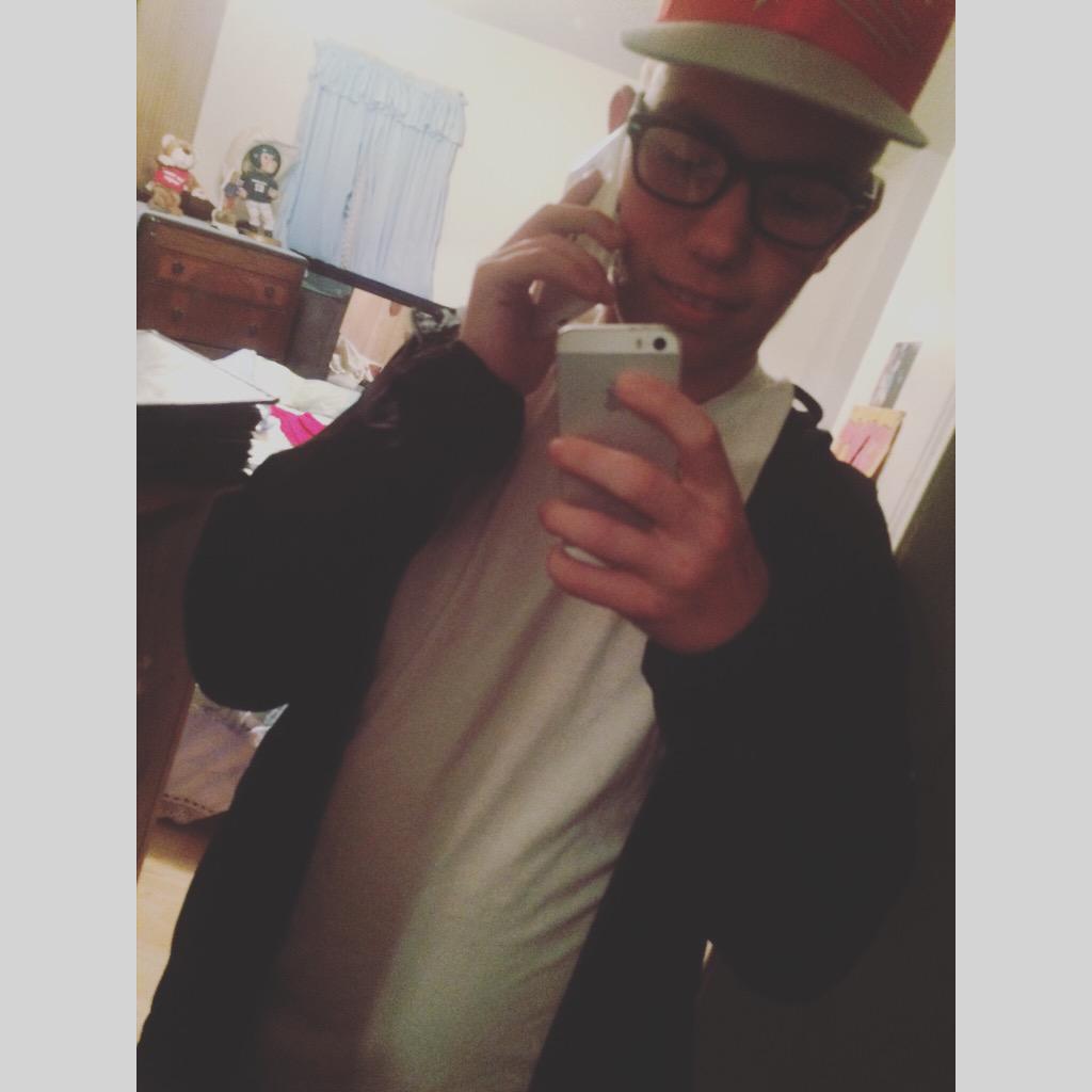 DWhitehea1's tweet photo. Familia😈🙏🏿 http://t.co/nitiNalU9T