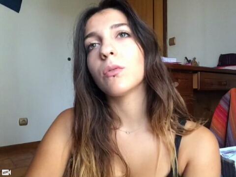 shlomi1376's tweet photo. 🔴 LIVE ChristenNoni on #YouNow - https://t.co/GqCskHQW91 http://t.co/fDOsoPWkvM