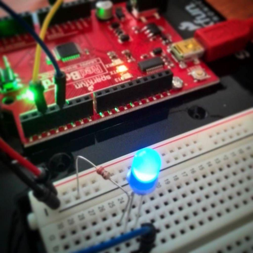 insta_arduino's tweet image. ift.tt/1KBLylJ - I really need to get out more… #led #blue #movementsensor #webc… ift.tt/1OV02Dl
