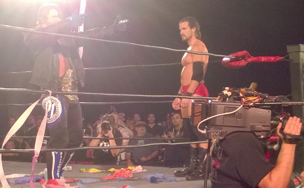 WrasslinTweets's tweet photo. #TBT
.@ringofhonor #ASE6
@AdamColePro vs. @AJStylesOrg http://t.co/CPDL1wWvcl